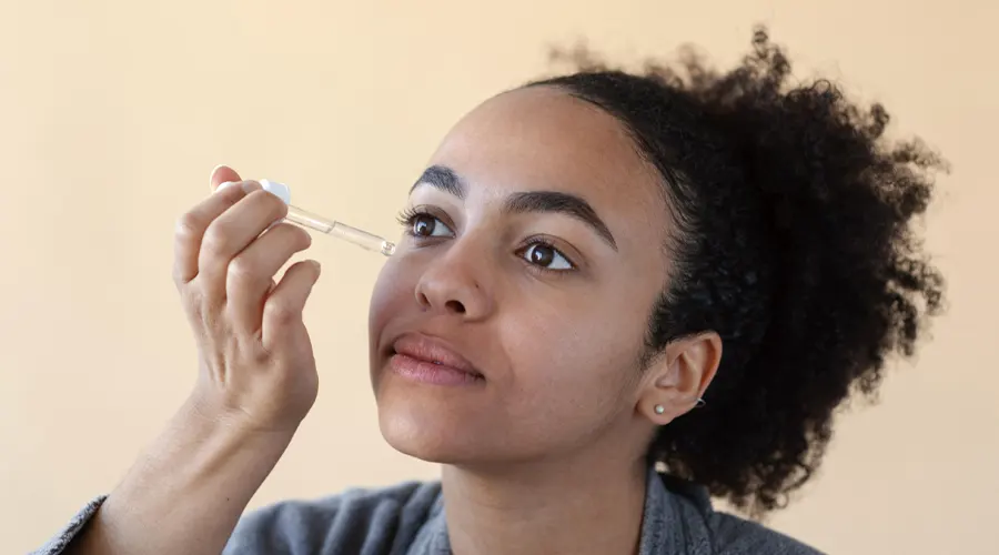 خواص روغن دور چشم برای تیرگی زیر چشم